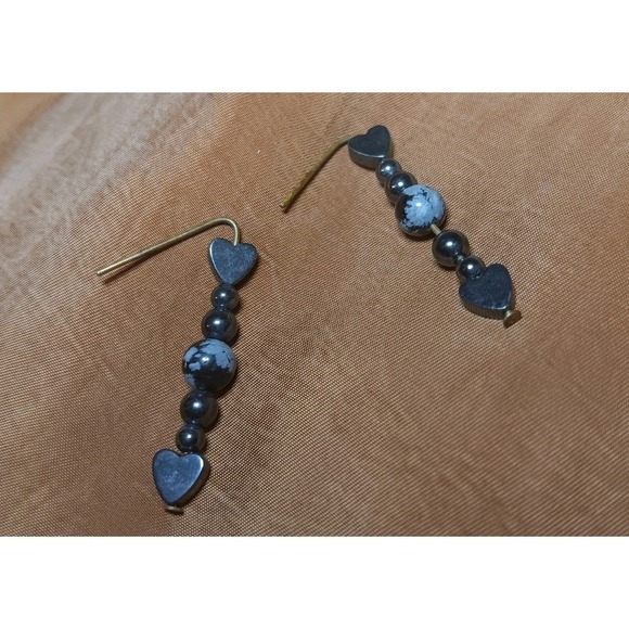 The Unbranded Brand Jewelry - Handmade Hematite Heart Bead Pierced Earrings Silver tone Dangle 1.5"
